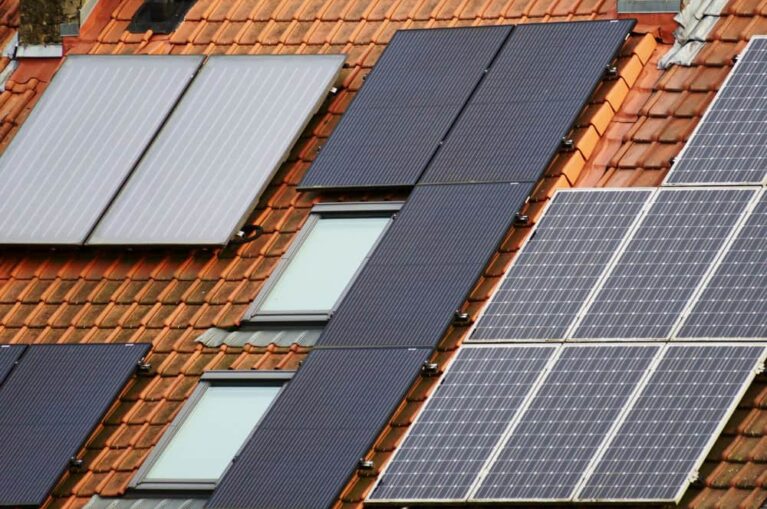install-solar-panels-on-roof